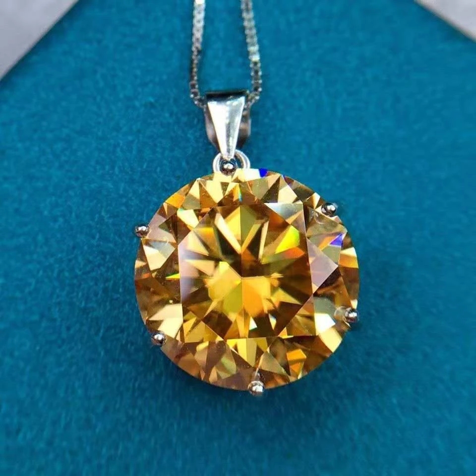 New Domineering Yellow Moissan Diamond Necklace Pendant Lucky Yellow Noble Hearts & Arrows Cut Jewelry Accessories
New Domineering Yellow Moissan Diamond Necklace Pendant Lucky Yellow Noble Hearts & Arrows Cut Jewelry Accessories