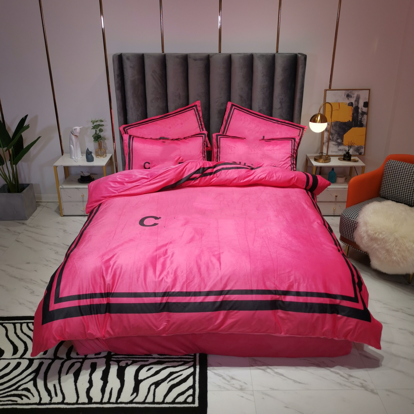 rosepink fashion designer bedding sets winter velvet bed sheet letter printed duvet cover pillowcases high quality size warm designers comforter set, Same as pic
rosepink fashion designer bedding sets winter velvet bed sheet letter printed duvet cover pillowcases high quality size warm designers comforter set, Same as pic