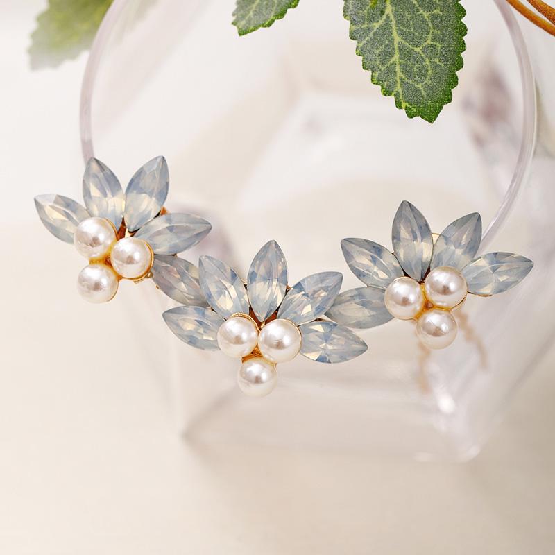 Hair Clips & Barrettes 2pcs Simple Style Bride Wear Rhinestone Pearl Decorated Hairpins U Shaped For Girls Women Jewelry LB, Golden;silver
Hair Clips & Barrettes 2pcs Simple Style Bride Wear Rhinestone Pearl Decorated Hairpins U Shaped For Girls Women Jewelry LB, Golden;silver