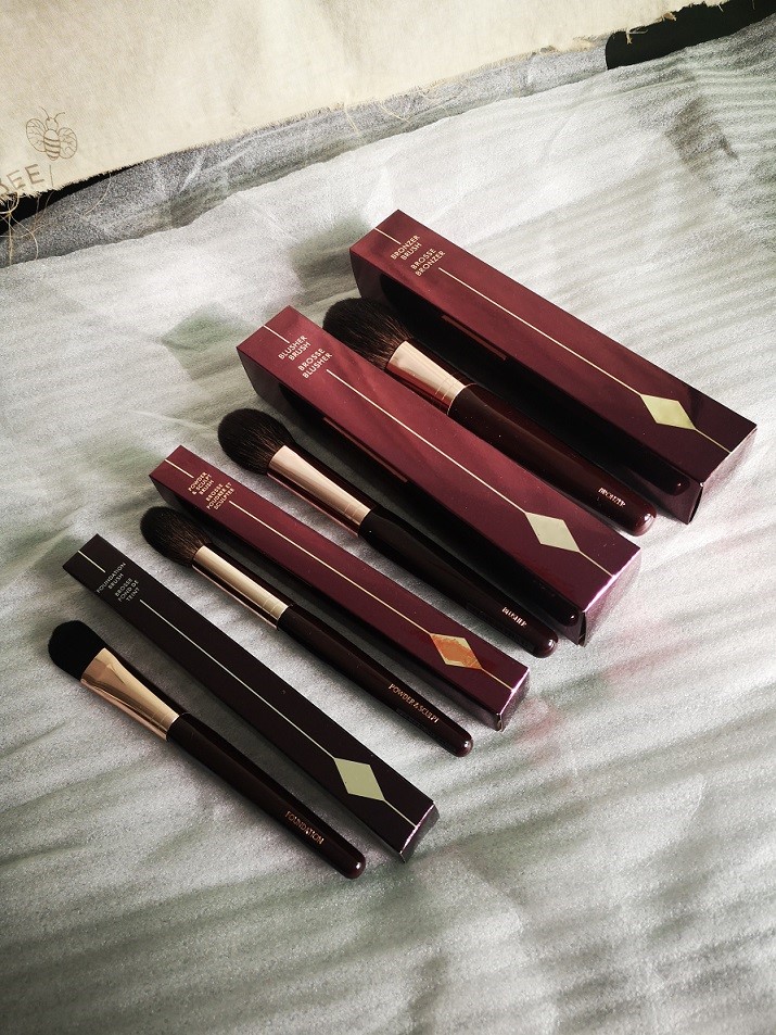 Cha-T Makeup Brush Collection Kit in 8 Pieces Boxed Face Complexion Sculpting Powder Brushes Eye Cosmetics Shadow Blending Liner Brush Set Lip Make Up