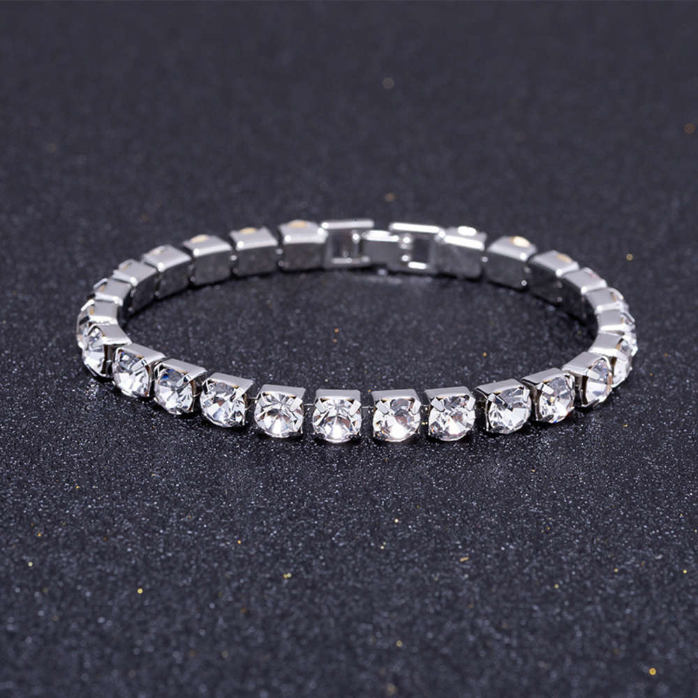 Hand catenary Korean crystal fashion jewelry women's single drainage diamond bracelet dress shining accessories, Black
Hand catenary Korean crystal fashion jewelry women's single drainage diamond bracelet dress shining accessories, Black