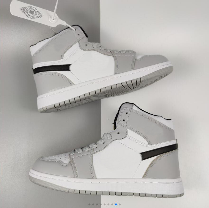 NO Dress Shoes Jumpman 1s Mens Womens Sneakers Trainers Mid Smoke Grey Baloncesto Sneakers Style 554724-092
NO Dress Shoes Jumpman 1s Mens Womens Sneakers Trainers Mid Smoke Grey Baloncesto Sneakers Style 554724-092