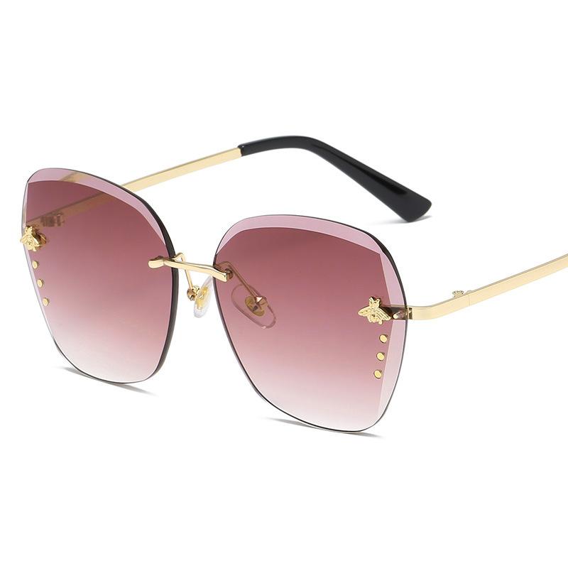 Sunglasses 2021Women Gradient Colors Lenses Driving Honey Bee Accessories Brand Designer Square Metal Eyewear UV400 Gafas De Sol
Sunglasses 2021Women Gradient Colors Lenses Driving Honey Bee Accessories Brand Designer Square Metal Eyewear UV400 Gafas De Sol