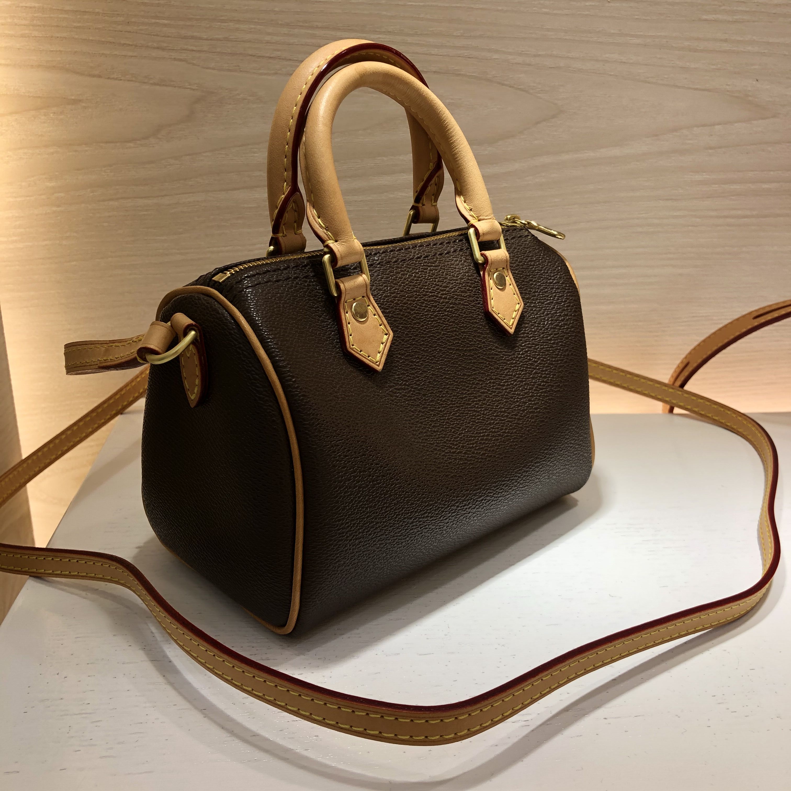 high famous luxury shoulder bags designer fashion classic speedy cross body bag oxidation leather, Ribbon(not for sale separately)
high famous luxury shoulder bags designer fashion classic speedy cross body bag oxidation leather, Ribbon(not for sale separately)