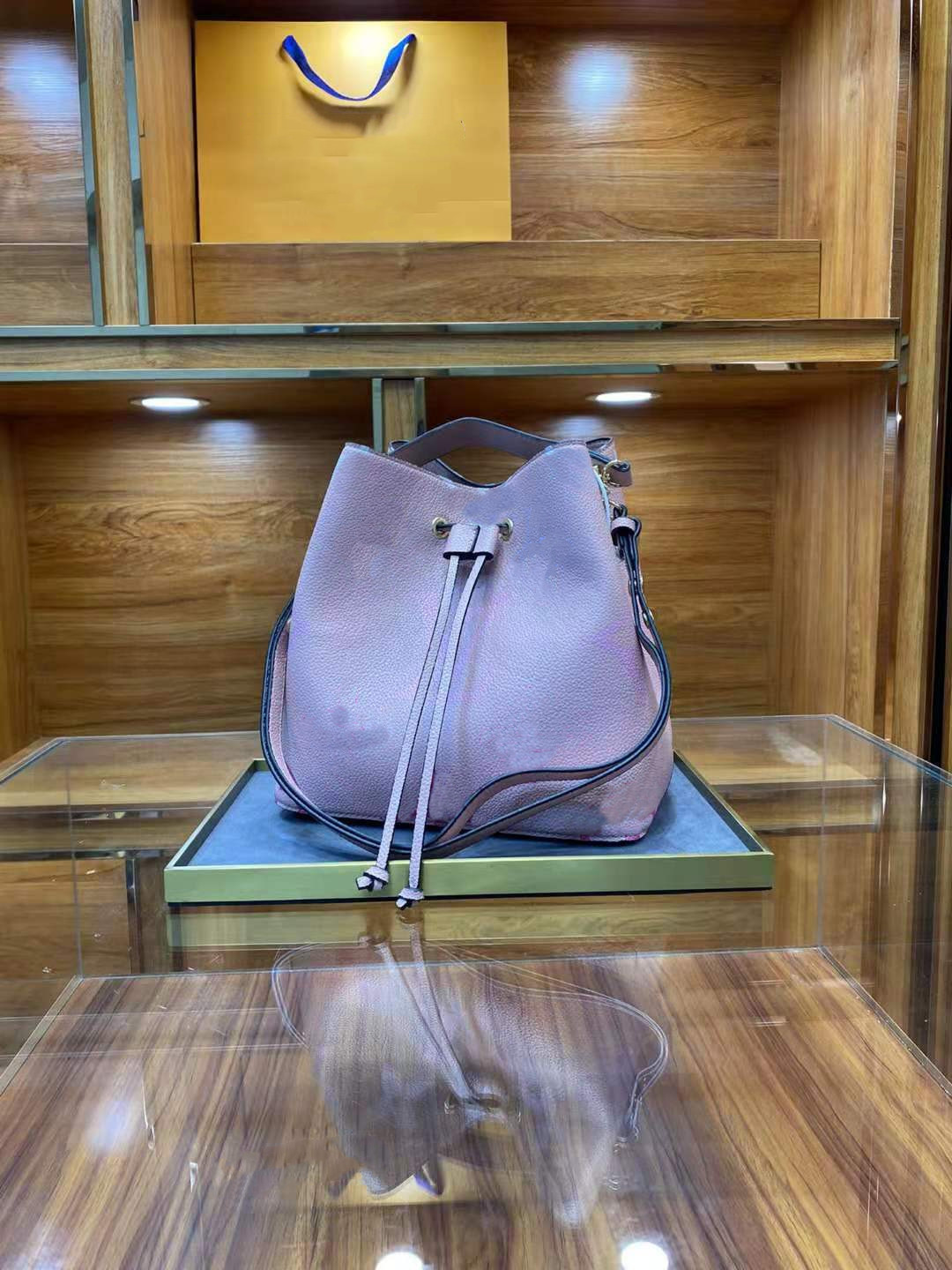 Package Presbyopic Cowhide Single Bucket Shoulder Bag Girls Women Drawstring Messenger Bags Woman Handbags Genuine Leather Handbag, Customize
Package Presbyopic Cowhide Single Bucket Shoulder Bag Girls Women Drawstring Messenger Bags Woman Handbags Genuine Leather Handbag, Customize