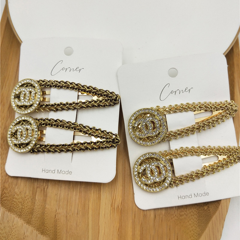 Designer Letters Print Hair Clips Vintage Women Girls Hairpin Bangs Clip Bobby Pin Geometric Retro Crystal Rhinestone Barrettes Headdress La, Golden;silver
Designer Letters Print Hair Clips Vintage Women Girls Hairpin Bangs Clip Bobby Pin Geometric Retro Crystal Rhinestone Barrettes Headdress La, Golden;silver