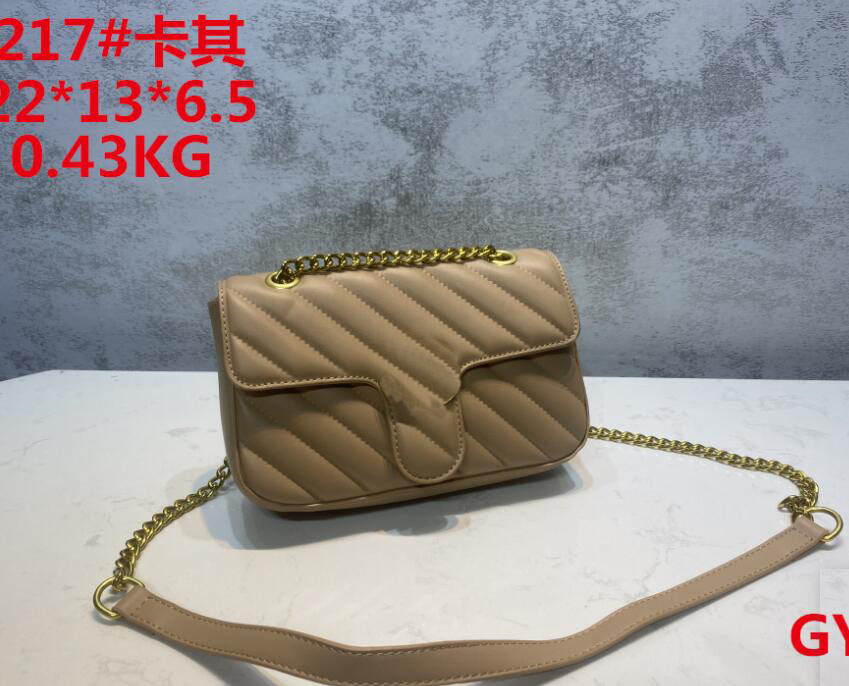 Wholesale Evening bags luxurys designers handbags top leather material kill letter style design gift bag shoulder SLY92.
Wholesale Evening bags luxurys designers handbags top leather material kill letter style design gift bag shoulder SLY92.