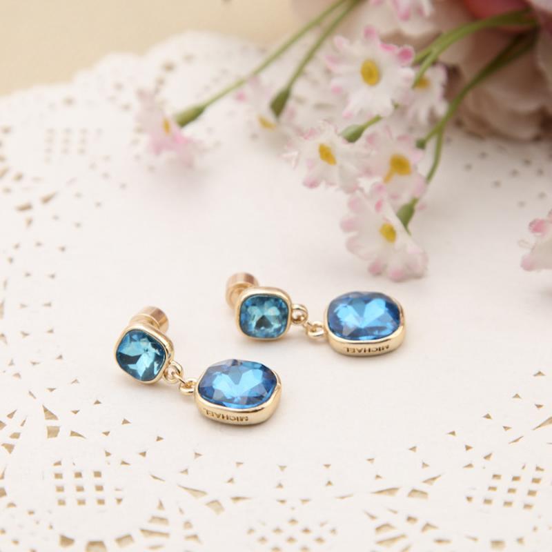York Design Aqua Gold-Tone Citrine dangle Drop with chandelier Big Glass Stone Earrings Stylist Jewelries, Silver
York Design Aqua Gold-Tone Citrine dangle Drop with chandelier Big Glass Stone Earrings Stylist Jewelries, Silver