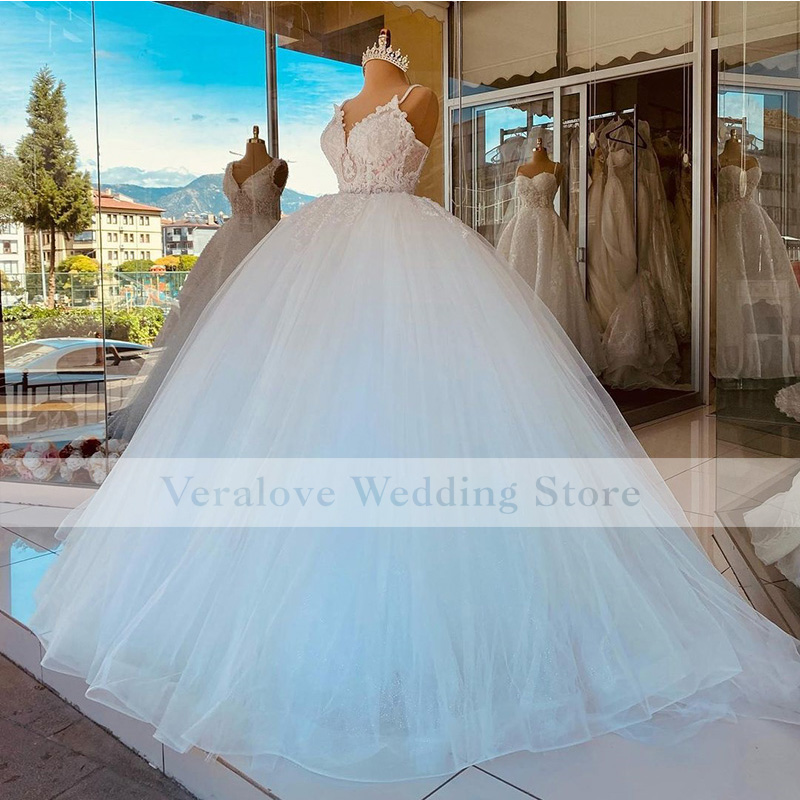 Middle East Ball Gown Wedding Dress 2022 Appliques Lace Spaghetti Straps Lace Chapel Train Bridal Party Gowns