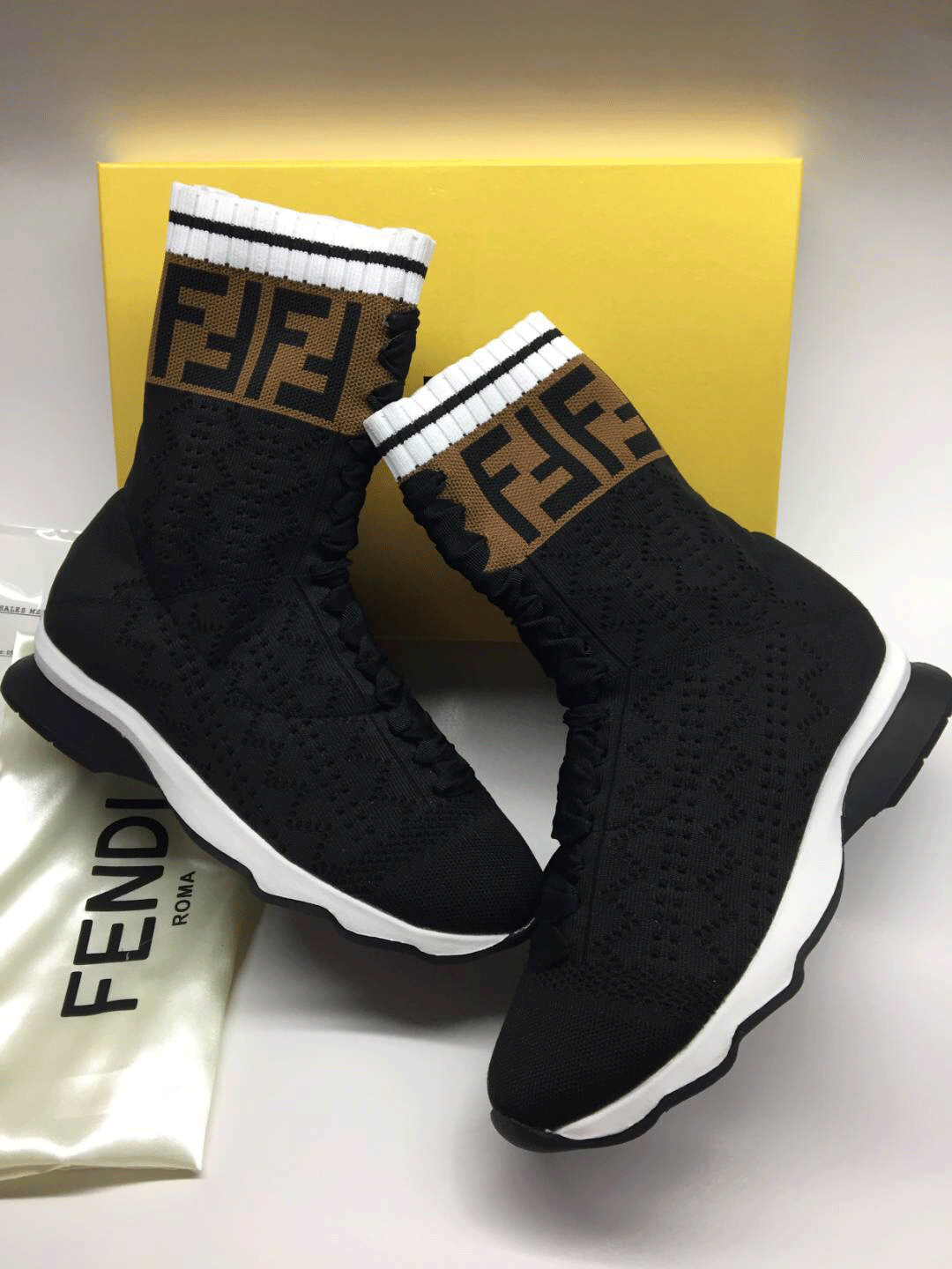 Women Flat Shoes Speed Trainer Sock Boots Sockers Girls Trainers Boot Fashion Casual Womens Sneakers Gift With Box EU35-42, Black
Women Flat Shoes Speed Trainer Sock Boots Sockers Girls Trainers Boot Fashion Casual Womens Sneakers Gift With Box EU35-42, Black