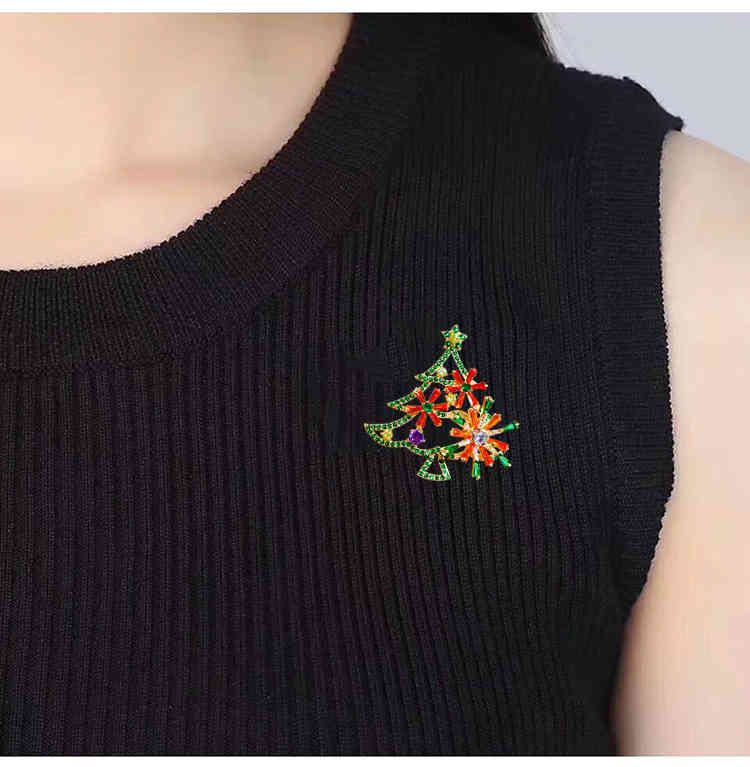 Japan and South Korea Christmas Tree Brooch Rotating for Men Women Versatile Clothes Accessories Pendant Coat Pin Buckle Collar