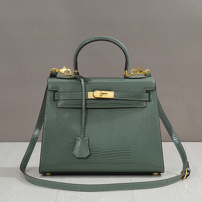 Luxury handbags 2021 new lizard grain cowhide classic trend real leather Single Shoulder Messenger women's small, Dark blue 25cm
Luxury handbags 2021 new lizard grain cowhide classic trend real leather Single Shoulder Messenger women's small, Dark blue 25cm