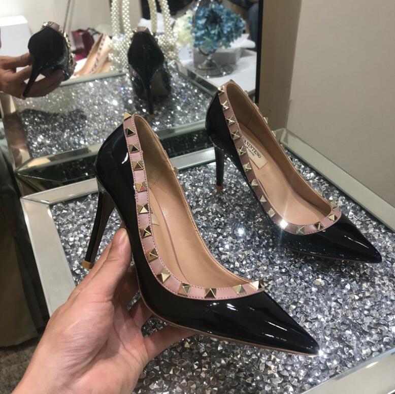 Rivet pointed high heels classic leather strap stiletto shallow mouth toe sandals women wedding shoes with v logo273V
Rivet pointed high heels classic leather strap stiletto shallow mouth toe sandals women wedding shoes with v logo273V