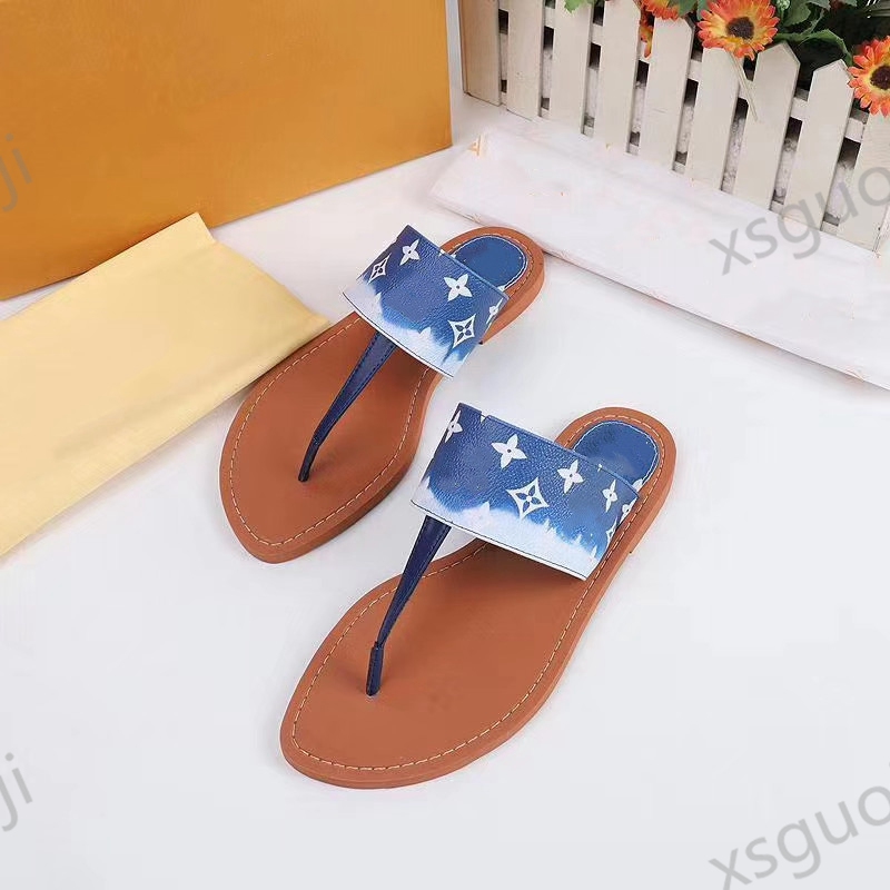 2021 Beach Summer fashion flip flops 100% leather lady Metal slippers Women shoes Flat Ladies Large size 35-42, Black;grey
2021 Beach Summer fashion flip flops 100% leather lady Metal slippers Women shoes Flat Ladies Large size 35-42, Black;grey
