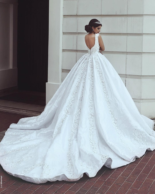 Bridal Gowns Arabic Dubai Lace Wedding Dresses A Line Square Neck Appliques Beads Flowers With Long Train Vestido De Mariage