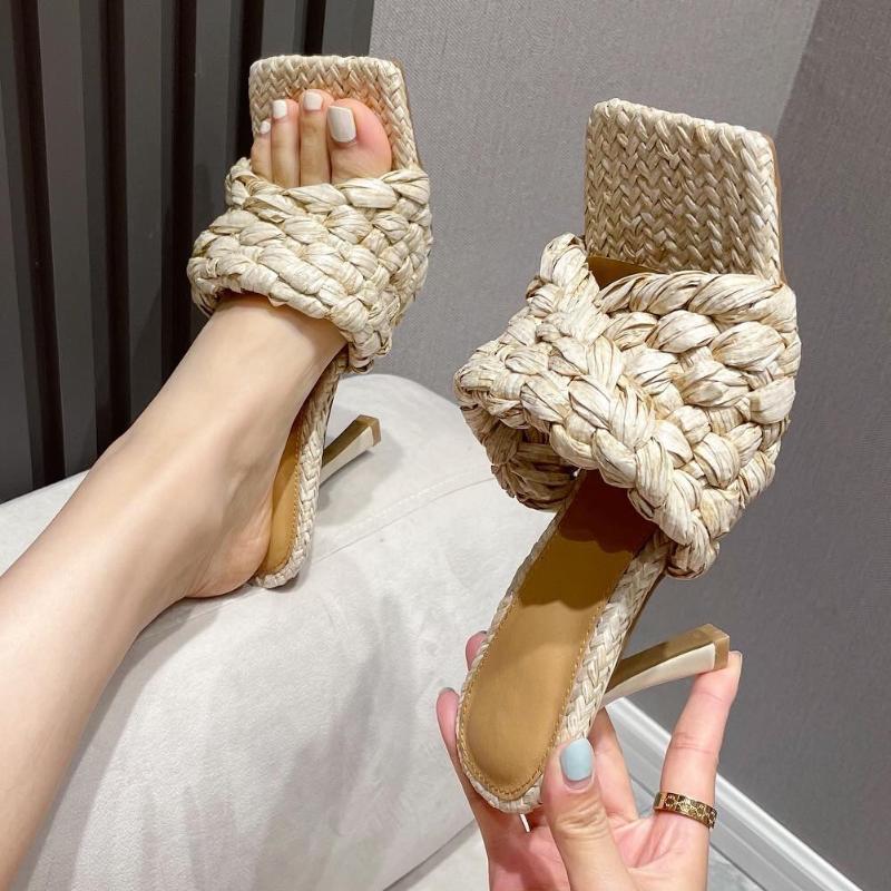 Slippers 2021 Cross Woven Brand High Heels Mules Women Square Open Toe Braid Designer Slides Sandals Summer Ladies Party Shoes, Black
Slippers 2021 Cross Woven Brand High Heels Mules Women Square Open Toe Braid Designer Slides Sandals Summer Ladies Party Shoes, Black