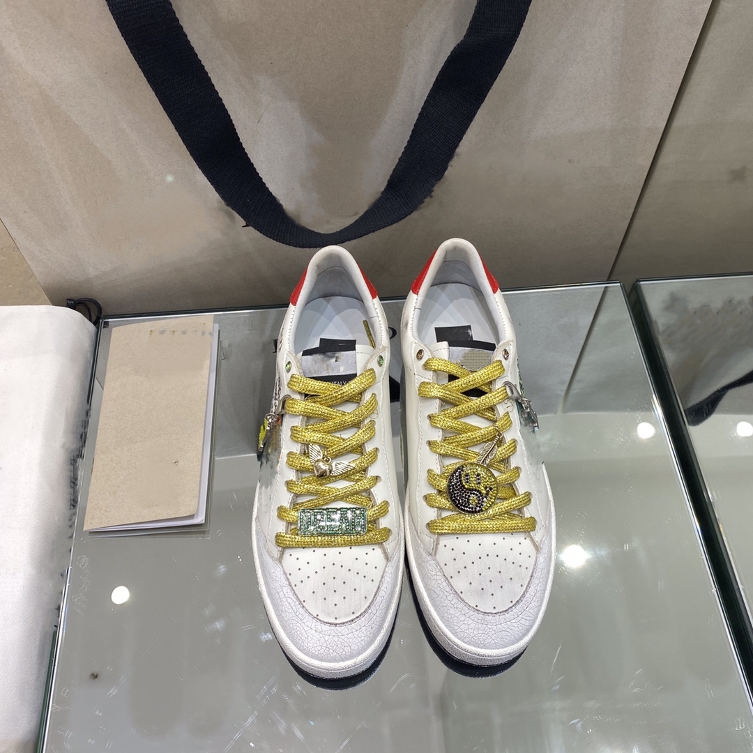 2021 designer new flat leather small dirty shoes, old graffiti stars, retro couple shoeses, smiley casual white shoess, Customize
2021 designer new flat leather small dirty shoes, old graffiti stars, retro couple shoeses, smiley casual white shoess, Customize