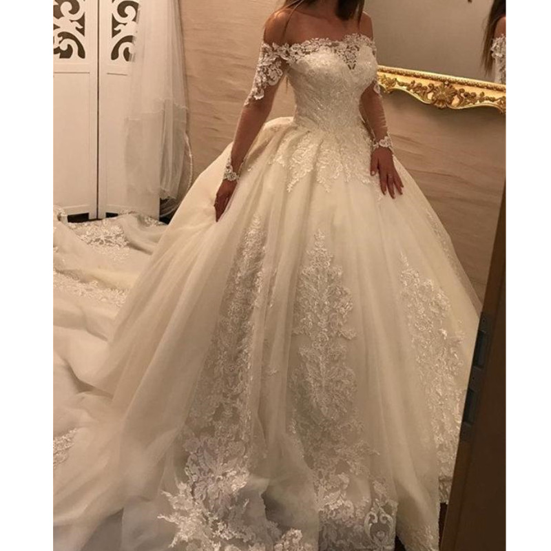 Elegant Ball Gown Wedding Dresses Bateau Lace Appliques sweep Train Bridal dresses For Church