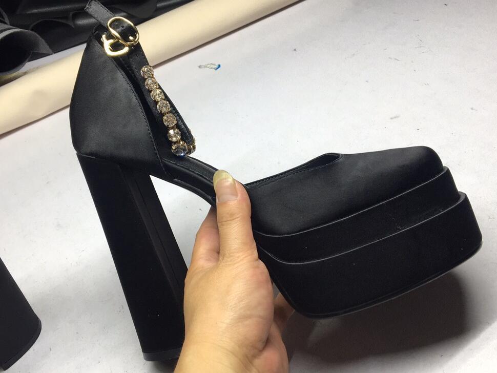 Dress Shoes Fashion Waterproof Platform Square Head Hollow Foot Nude Rhinestone Chain Solid Color Baotou Satin High-heel Catwalk Sandals, Rosy red
Dress Shoes Fashion Waterproof Platform Square Head Hollow Foot Nude Rhinestone Chain Solid Color Baotou Satin High-heel Catwalk Sandals, Rosy red