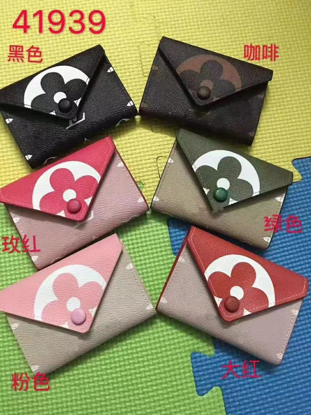 Wholesale wallet coin purse clutch bag luxury designer wallets multi card position leather bags for men and women through gift, Red;black
Wholesale wallet coin purse clutch bag luxury designer wallets multi card position leather bags for men and women through gift, Red;black