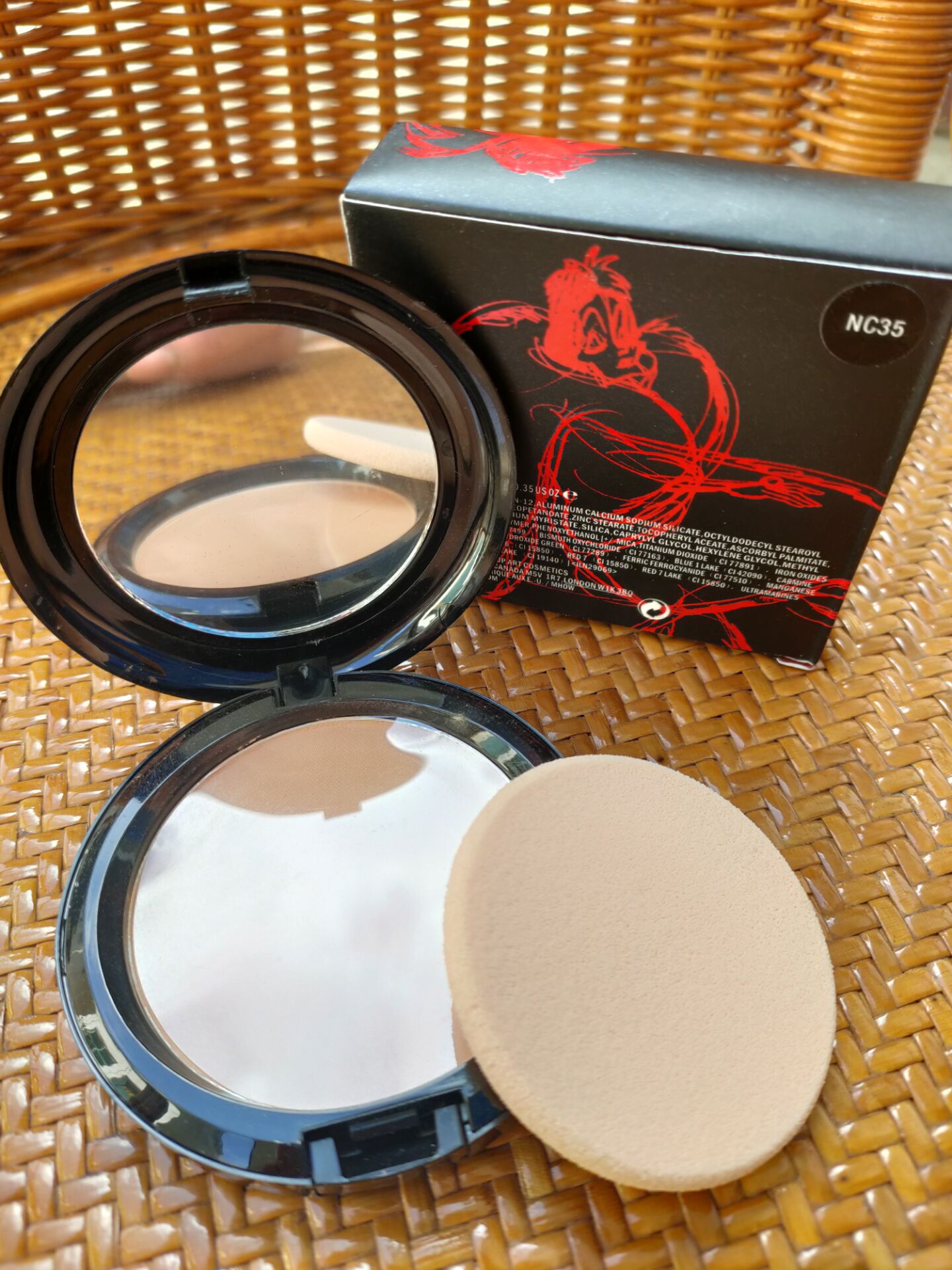 AAA1 NEWS Makeup NC Colors Presse d Powder with Puff 15g Brand Beauty Cosmetics Pressed Face Powd er Foundation Top Quality Gift
AAA1 NEWS Makeup NC Colors Presse d Powder with Puff 15g Brand Beauty Cosmetics Pressed Face Powd er Foundation Top Quality Gift