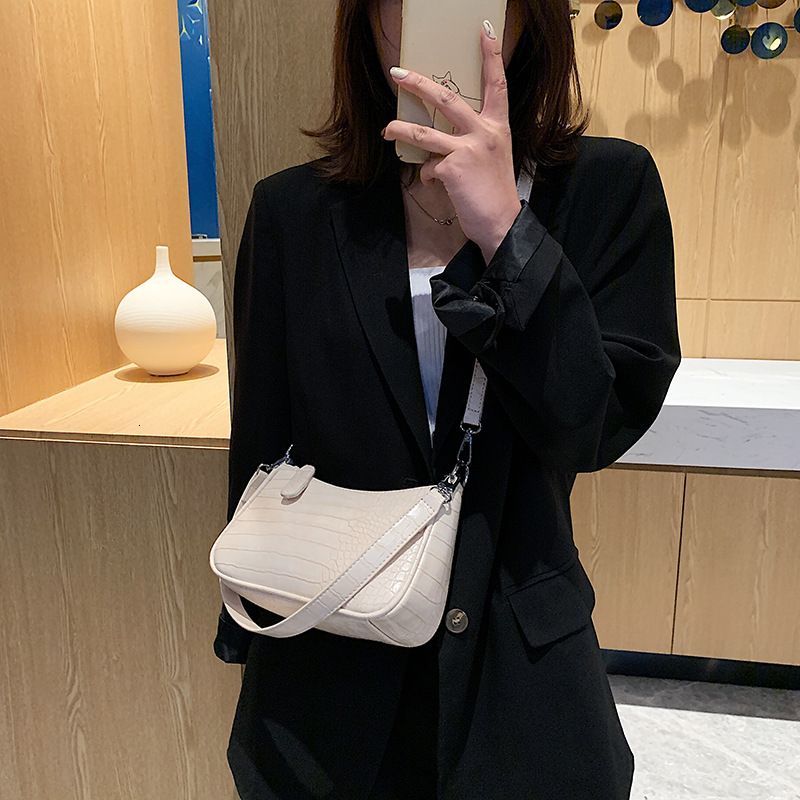 Fashion Net 2021 Red Messenger Spring Summer Ins Handbag Single Shoulder Underarm Women's Bag
Fashion Net 2021 Red Messenger Spring Summer Ins Handbag Single Shoulder Underarm Women's Bag