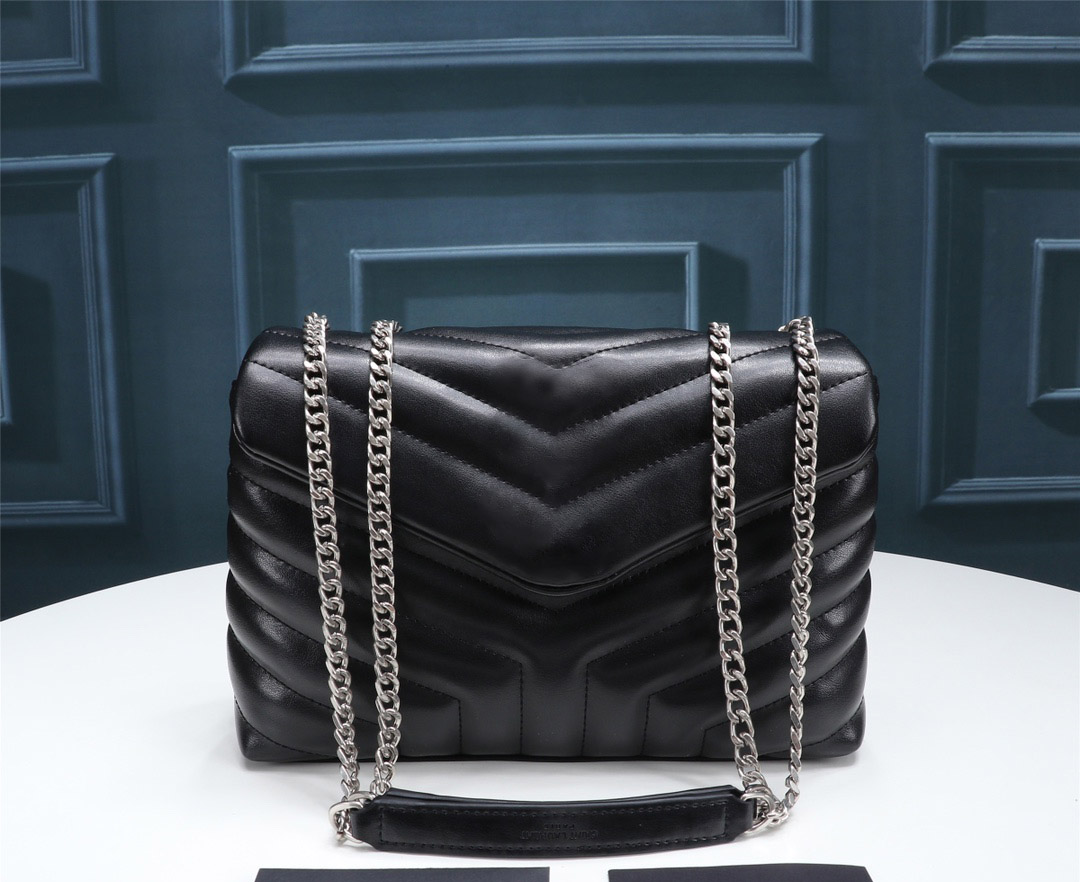 2021 top quality woman's bag high leather fashion large capacity ladies handbag size 24-16-8cm 654113
2021 top quality woman's bag high leather fashion large capacity ladies handbag size 24-16-8cm 654113