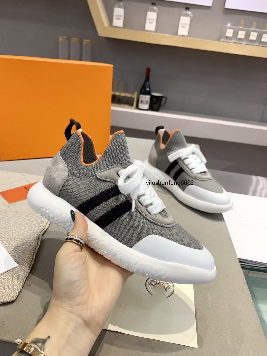 2021 brand H mens Designer sneakers unisex trainers shoes running shoess for womens runners flats Genuine Leather racer luxury Fashion mesh, Black
2021 brand H mens Designer sneakers unisex trainers shoes running shoess for womens runners flats Genuine Leather racer luxury Fashion mesh, Black