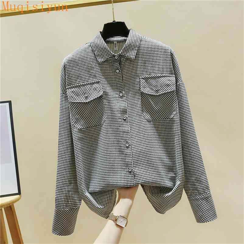 Korean style Spring Plaid Shirts For Women Turn Down Collar Long Sleeves Pocket Loose Shirt Tops Office Lady Blouses 210519, Beige
Korean style Spring Plaid Shirts For Women Turn Down Collar Long Sleeves Pocket Loose Shirt Tops Office Lady Blouses 210519, Beige