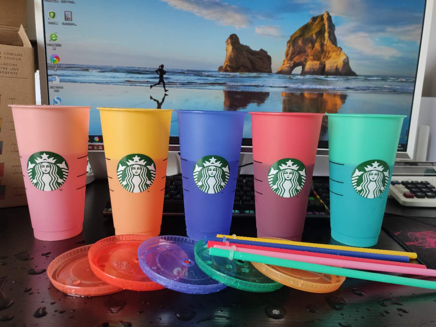 24OZ/710ml Starbucks color mug changing plastic cup, reusable transparent drinking cup, cylindrical lid, straw , Bardian, As shown in the figure
24OZ/710ml Starbucks color mug changing plastic cup, reusable transparent drinking cup, cylindrical lid, straw , Bardian, As shown in the figure