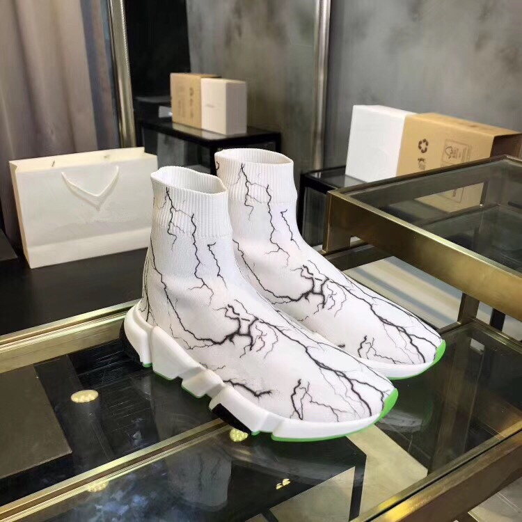 Alexander Top Fashion 2021 Luxury Designer Sock Shoes Women Men Casual Shoes Black Triple Graffiti vintage Flat Socks Boots Sneakers, Choose the color
Alexander Top Fashion 2021 Luxury Designer Sock Shoes Women Men Casual Shoes Black Triple Graffiti vintage Flat Socks Boots Sneakers, Choose the color