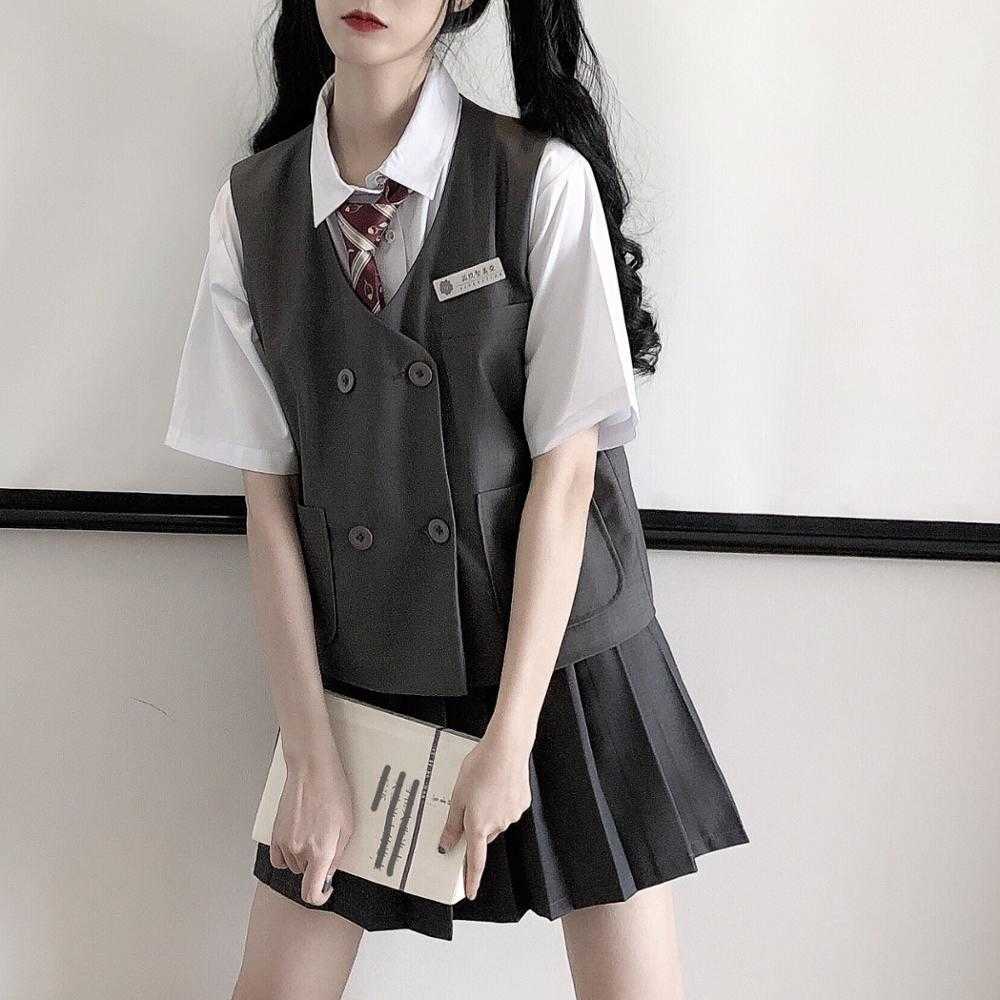 Japanese uniform three piece set female casual fashion sweet plus size Harajuku mini pleated skirt Ulzzang women Sets 210608, Shirt vest skirt
Japanese uniform three piece set female casual fashion sweet plus size Harajuku mini pleated skirt Ulzzang women Sets 210608, Shirt vest skirt