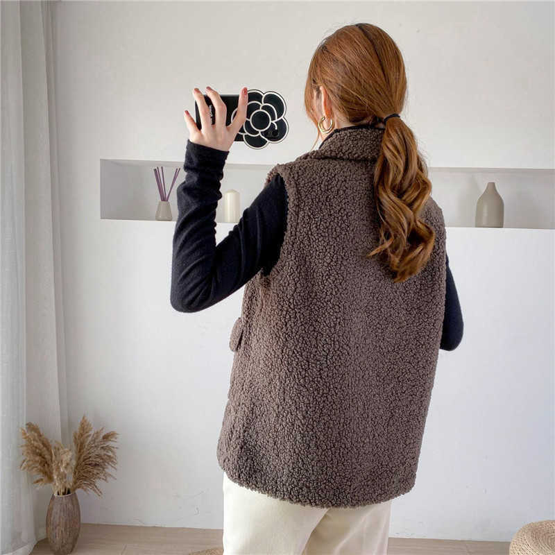 Winter Vest Jackets Lamb Wool Thicken Warm Waistcoat Women Turn Down Collar Hidden Button Pockets Outwear Sleeveless Coat 211220