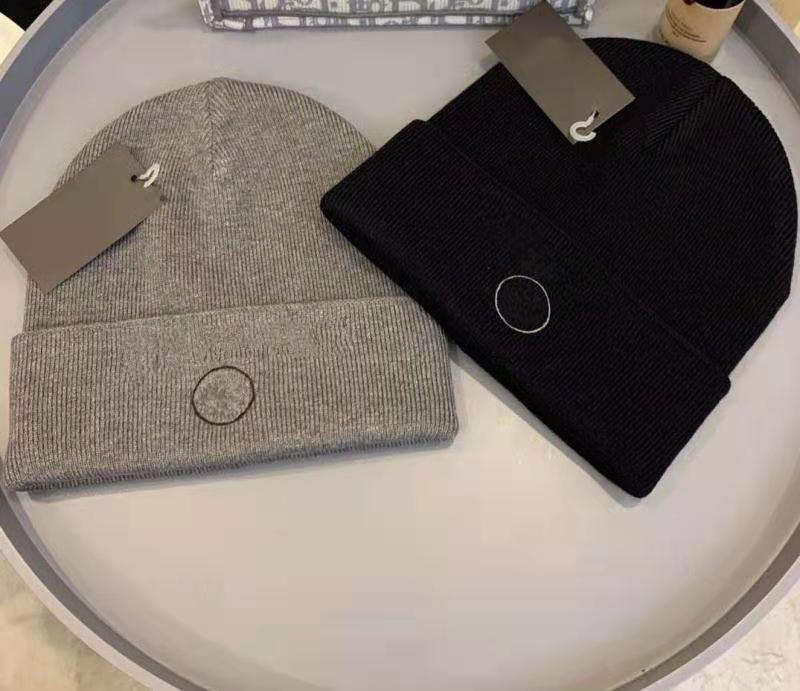 2022 Fashion Beanie classic letter Skull Cold cap Man Woman Warm Fall Winter Fitted Unisex 2 Color hats Top Quality, Black
2022 Fashion Beanie classic letter Skull Cold cap Man Woman Warm Fall Winter Fitted Unisex 2 Color hats Top Quality, Black