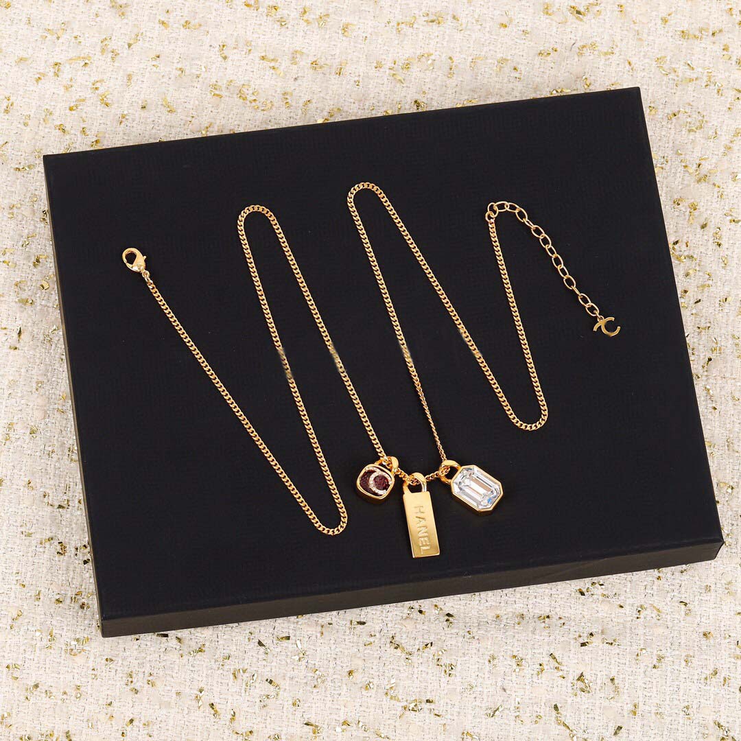 Top quality pendant necklace with crystal and vintage style in 18k gold plated for women wedding jewelry gift have box PS4648
Top quality pendant necklace with crystal and vintage style in 18k gold plated for women wedding jewelry gift have box PS4648