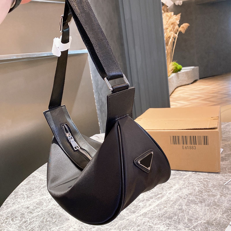 Designers Plain Waist Bags Fashion Women Shoulder Bag High Quality Men Crossbody Artwork Handbag Purse Wallet Coin Holder, Black
Designers Plain Waist Bags Fashion Women Shoulder Bag High Quality Men Crossbody Artwork Handbag Purse Wallet Coin Holder, Black