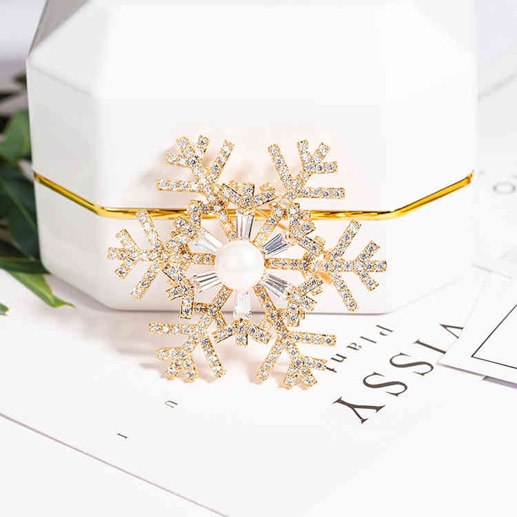 Femininity Snowflake Zircon Brooch Accessories Sweater Coat Cardigan