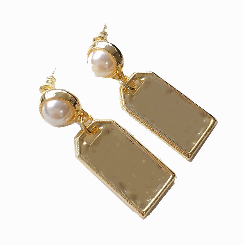Luxury Designer Earring Stud With Stamp Classic letter Pearl Square Earrings for women Top Party gift
Luxury Designer Earring Stud With Stamp Classic letter Pearl Square Earrings for women Top Party gift