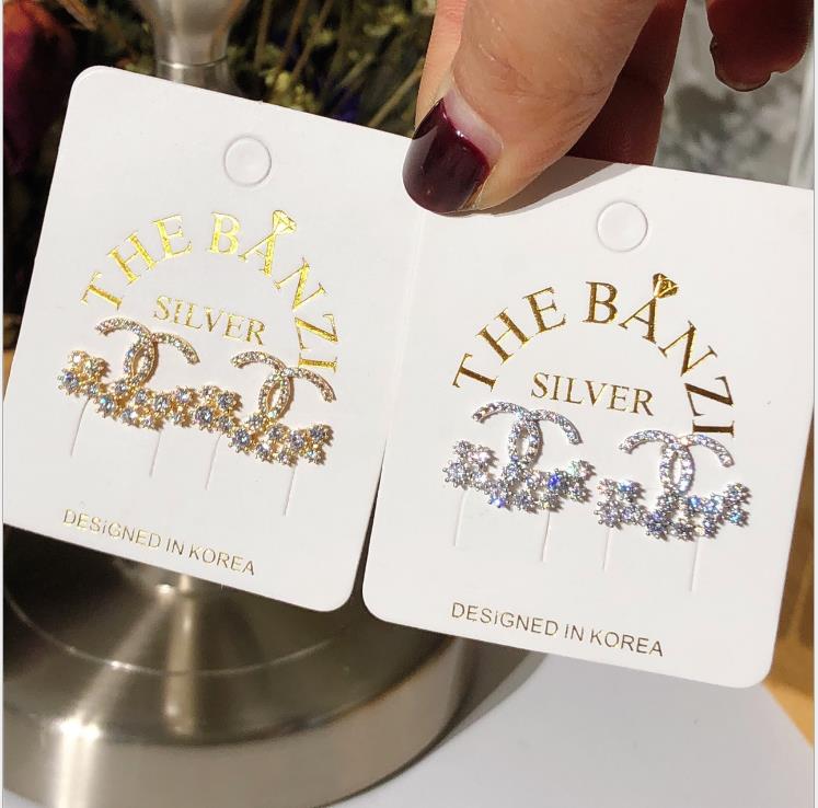 S925 silver needle European and American big brand small fragrant wind Earrings
S925 silver needle European and American big brand small fragrant wind Earrings