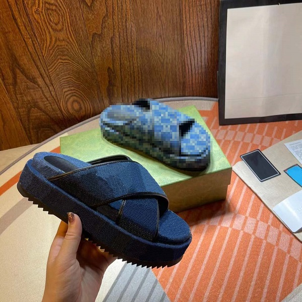 Luxury flat sandals design embroidery black thick soled slippers shallow beach leisure indoor complete set of accessories
Luxury flat sandals design embroidery black thick soled slippers shallow beach leisure indoor complete set of accessories