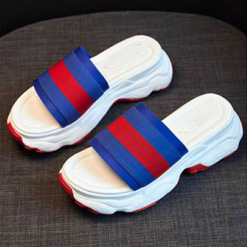 Women Sandals 2021 New Thick Heel Platform Sole Shoes Female Summer Flat Casual Fashion Sports Beach Women's Slippers Y0721
Women Sandals 2021 New Thick Heel Platform Sole Shoes Female Summer Flat Casual Fashion Sports Beach Women's Slippers Y0721