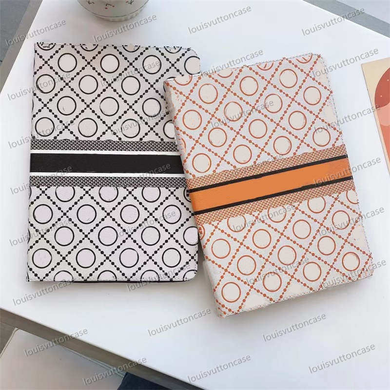 Luxury Designer PU Leather Stand Tablet PC Cases & Bags Classic flower print style Cover for iPad mini 1234 11 pro12.9/10.5 Air2 10.9 shockproof shell
Luxury Designer PU Leather Stand Tablet PC Cases & Bags Classic flower print style Cover for iPad mini 1234 11 pro12.9/10.5 Air2 10.9 shockproof shell