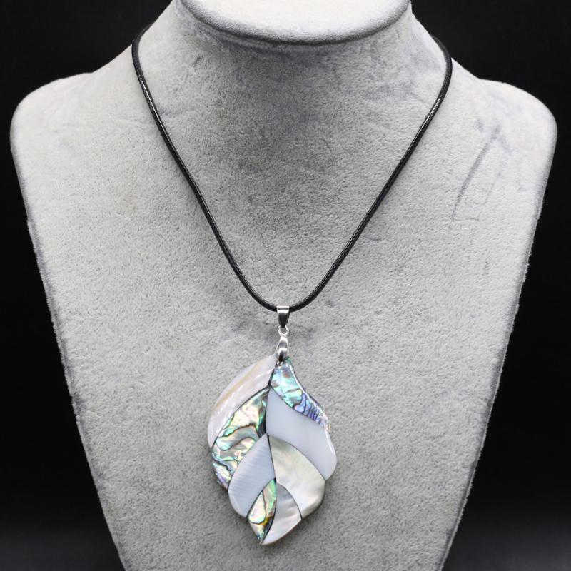 Pendant Necklaces Selling Natural Shell Mother Leaf-shaped Trendy Necklace Making DIY Jewelry Accessories Bracelet Size 35x48mm
Pendant Necklaces Selling Natural Shell Mother Leaf-shaped Trendy Necklace Making DIY Jewelry Accessories Bracelet Size 35x48mm