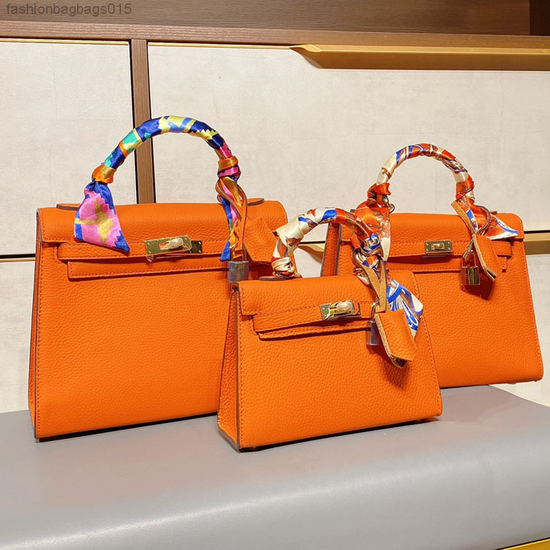 28cm 25cm 20cm Fashion Handbag Purse lady Tote Bag Luxurys Shoulder Bag with Stamped Lock Calfskin Real leather Crossbody Bags women Wallet A-001
28cm 25cm 20cm Fashion Handbag Purse lady Tote Bag Luxurys Shoulder Bag with Stamped Lock Calfskin Real leather Crossbody Bags women Wallet A-001