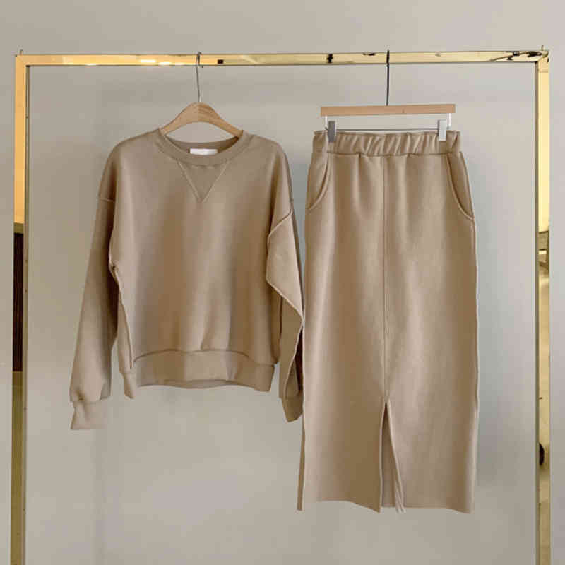 Colorfaith New Autumn Winter Women Sets Two Pieces Pullovers And Skirts Split Pockets Minimalist Style Ladies Sets WS9807 210413