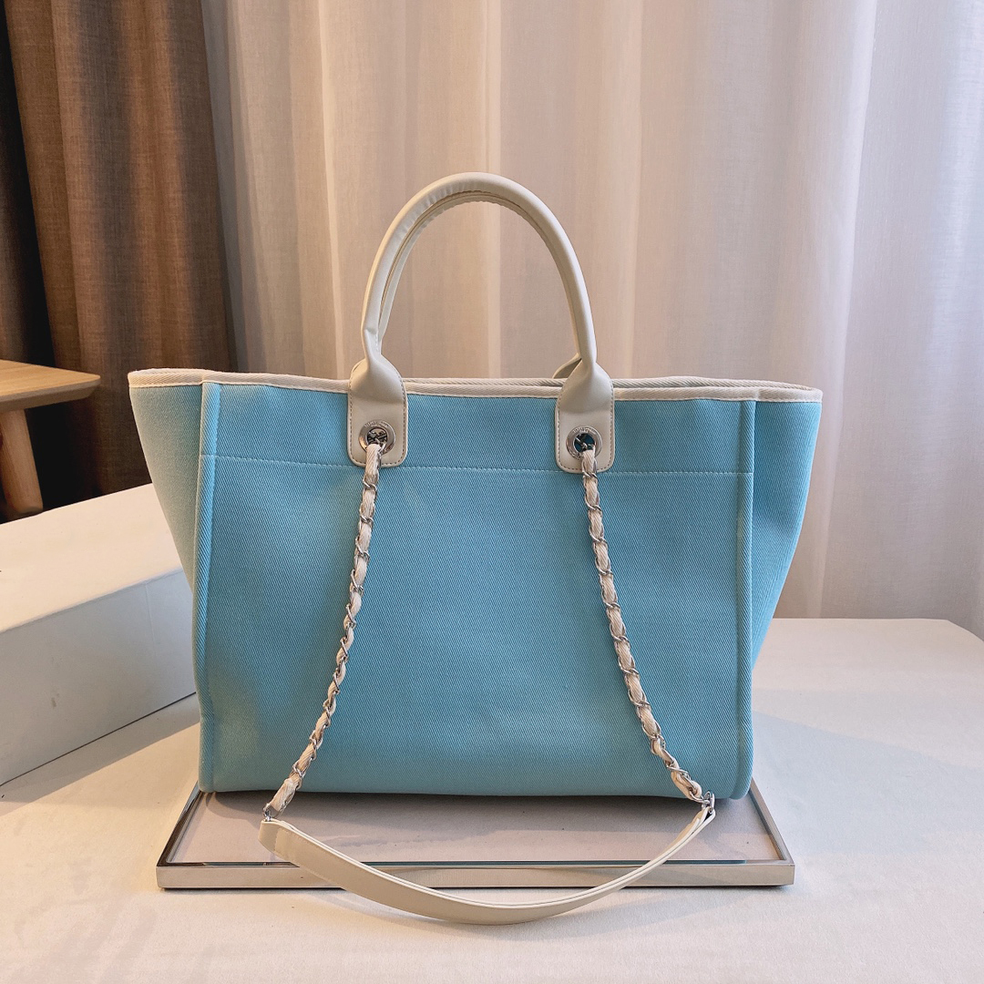 21S Leisure Classic Should Bags Deauville Ecru Beige Embellished Pearl Canvas Silver Matelasse Chain Large Shopping Saddle 36*26cm 2 Way Cha
21S Leisure Classic Should Bags Deauville Ecru Beige Embellished Pearl Canvas Silver Matelasse Chain Large Shopping Saddle 36*26cm 2 Way Cha