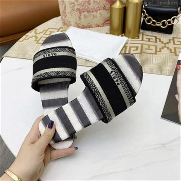 Women Embroidered Cotton Slippers Black Blue Grey Canvas Leather Flat Slides Womens Fashion Multicolor Stripe Slipper Home Flip Flops Casual Sandals Lady Mules
Women Embroidered Cotton Slippers Black Blue Grey Canvas Leather Flat Slides Womens Fashion Multicolor Stripe Slipper Home Flip Flops Casual Sandals Lady Mules