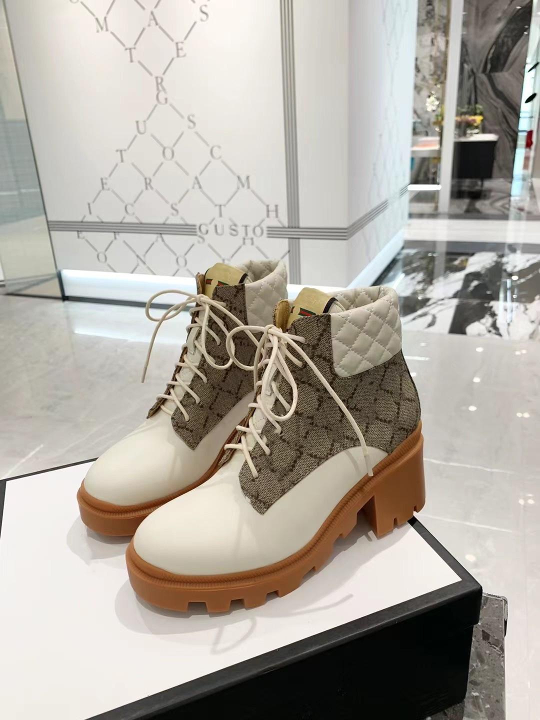 Women Double G Fashion Boots high quality Ladies ankle bootes by combining lug sole with lace-up closure and quilted leather det, Black
Women Double G Fashion Boots high quality Ladies ankle bootes by combining lug sole with lace-up closure and quilted leather det, Black