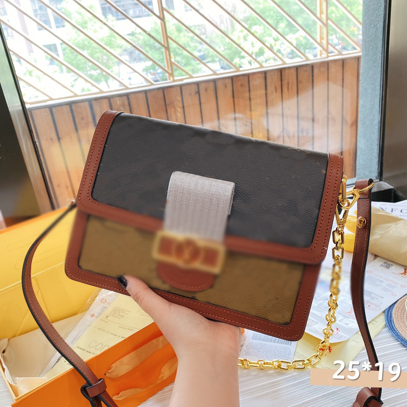 Luxury Women's Crossbody bags Designer Retro Cow Leather Chain Clutch Fashion Shoulder, Others
Luxury Women's Crossbody bags Designer Retro Cow Leather Chain Clutch Fashion Shoulder, Others