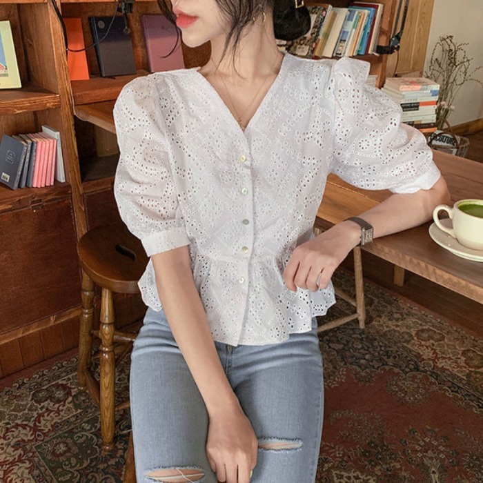 Crochet Hollow Puff Sleeve V-neck Lace Shirt Women Summer Ruffled Short Slim Waist Single Breasted White Blouse 210422